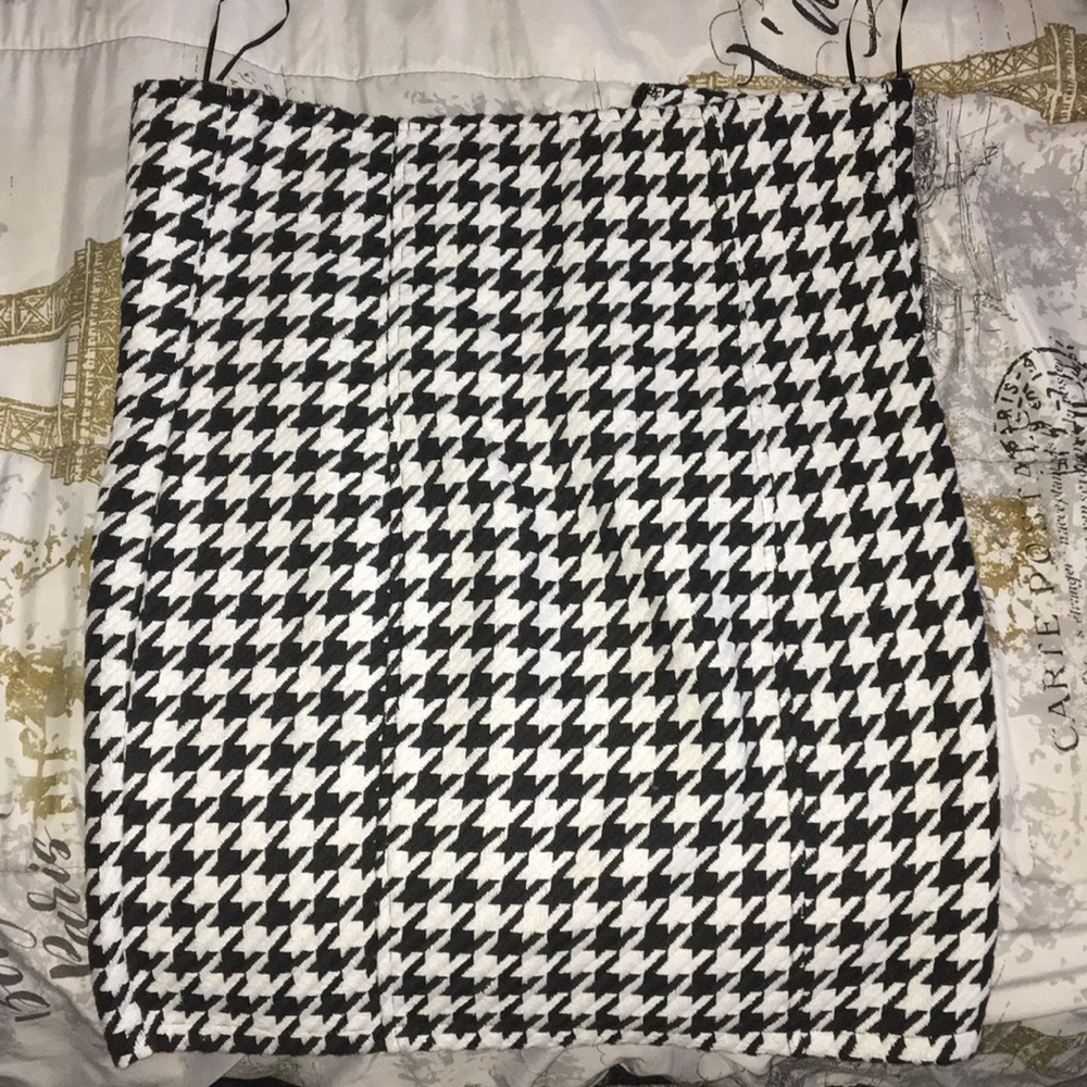 Hi-Rise Pencil Skirt from Akira